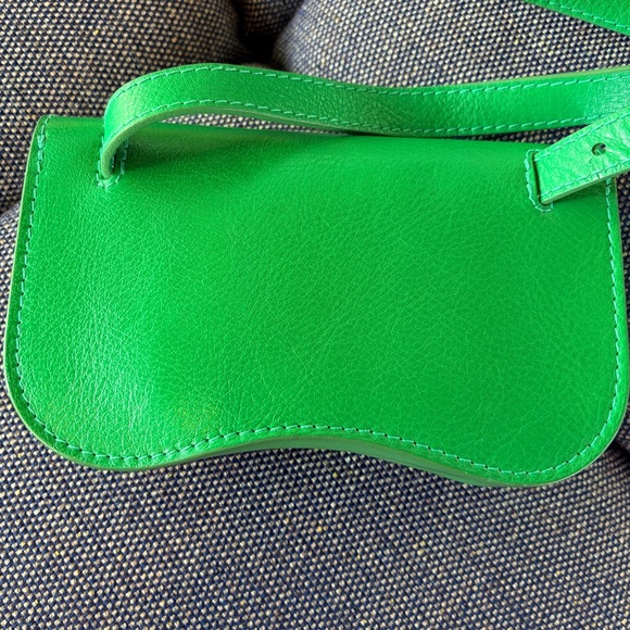 Faba in Grass - Picture 7 of 13